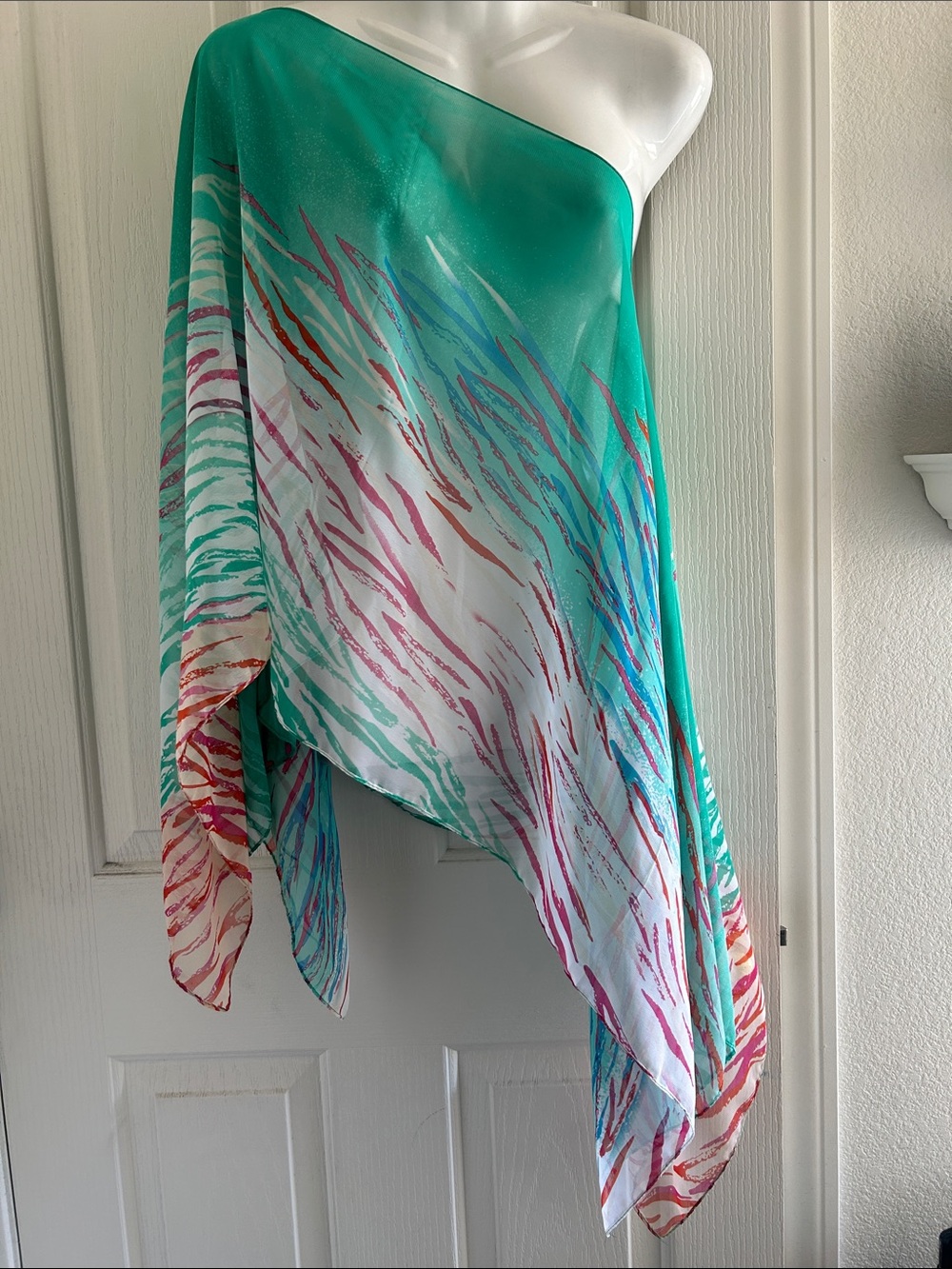 Boutique 9 Teal and White Asymmetrical One-Shoulder Top with Multicolor Print